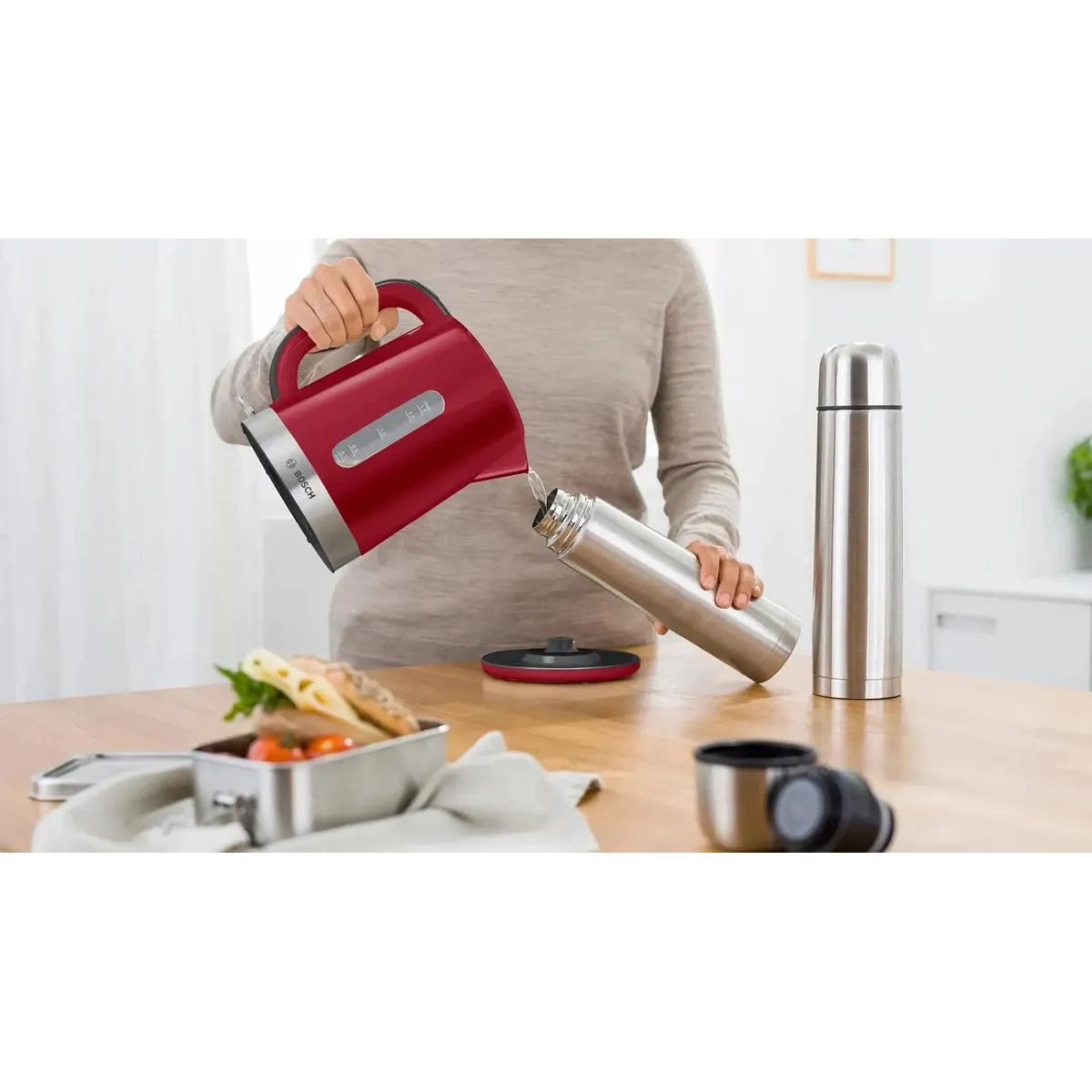 Электрочайник Bosch TWK6A514 красный — фотография 2