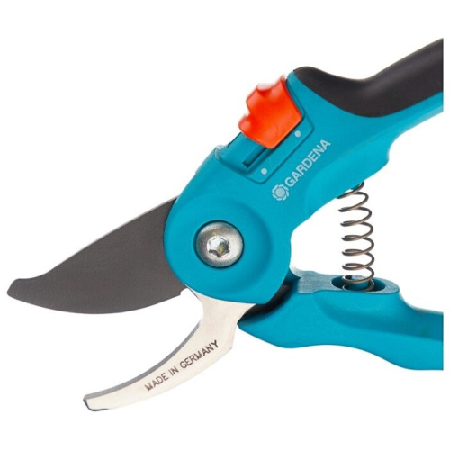 Секатор плоскостной Gardena B/S малый синий/черный (08854-20.000.00)